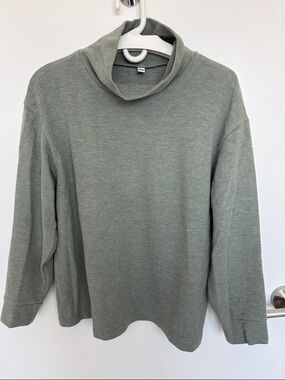 Uniqlo Sage Green Women's Turtleneck Sweater